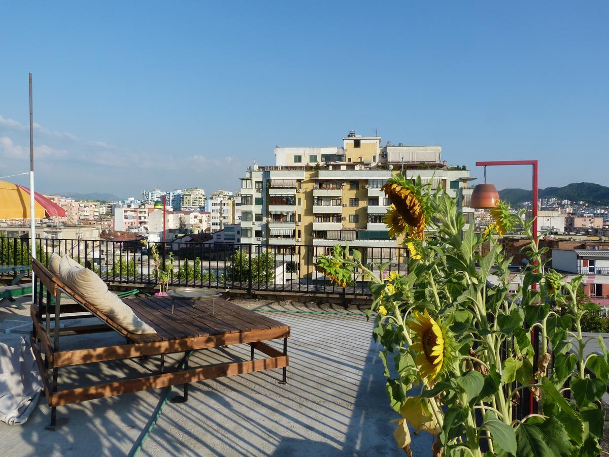 Hostel Albania Tiranë Ngoại thất bức ảnh